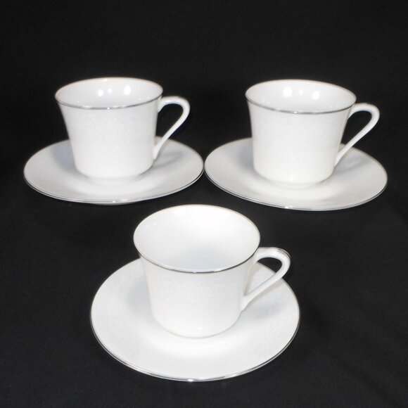 3 sets of beautiful flat tea cups & saucers. Royal Sealy Japan ENCHANTMENT - Picture 1 of 10